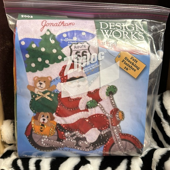 Design Works Stocking Kit - Picture 1 of 4